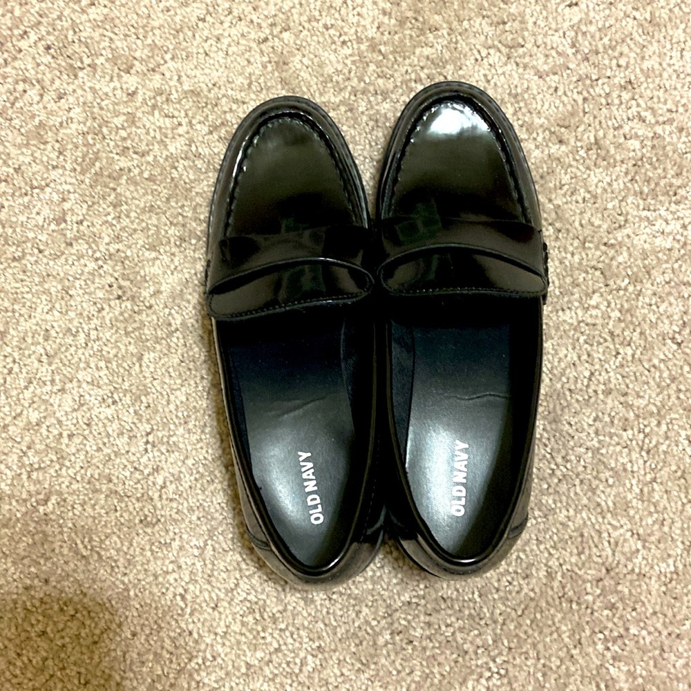 Black patent women’s loafers